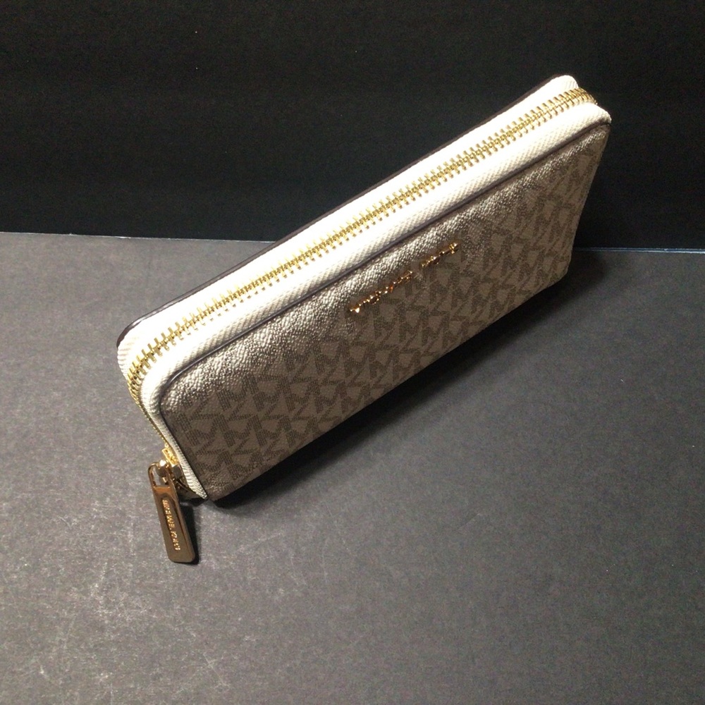 Michael Kors Vanilla Leather Wallet/Clutch - Picture 3 of 8